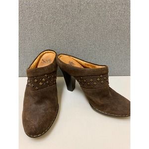 Sofft Womens leather suede clog Size 7 metal diamond design 3 inch heel